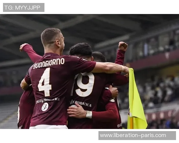 西甲焦点战：巴黎圣日耳曼轻取那不勒斯红牌事件引发全场热议